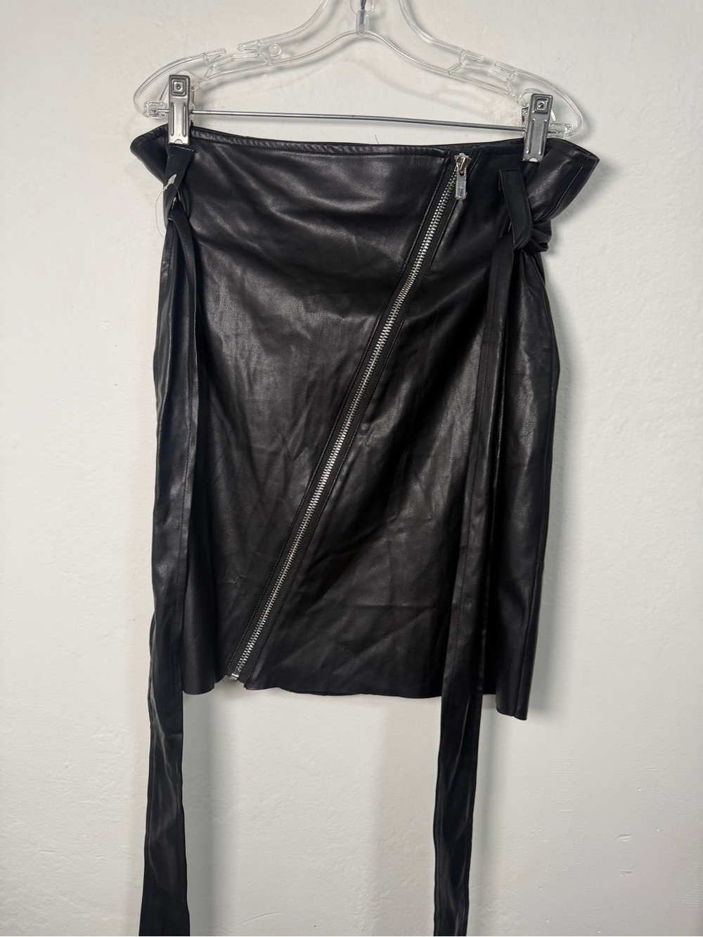 Rachel Rachel Roy Black Faux Leather Wrap Mini Skirt Belted Asym Zip NWT Size 10 - Picture 3 of 15